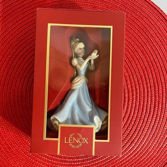 Lenox Cinderella Princess with Glass Slipper Ornament NWT - Picture 3 of 5